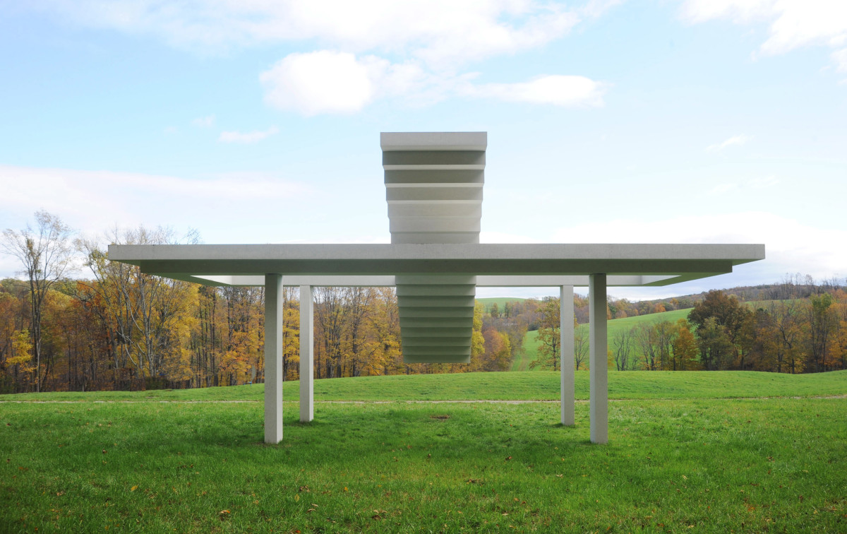 Eingang mit schwebender Treppe II