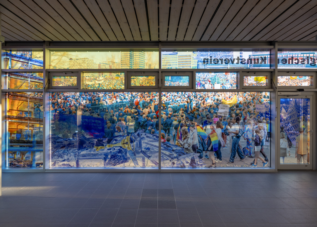 In the Interspace of Utopian Consciousness