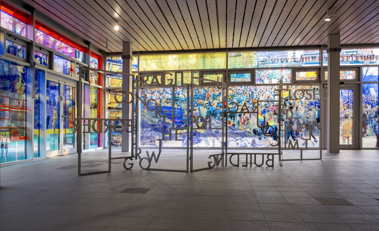 In the Interspace of Utopian Consciousness