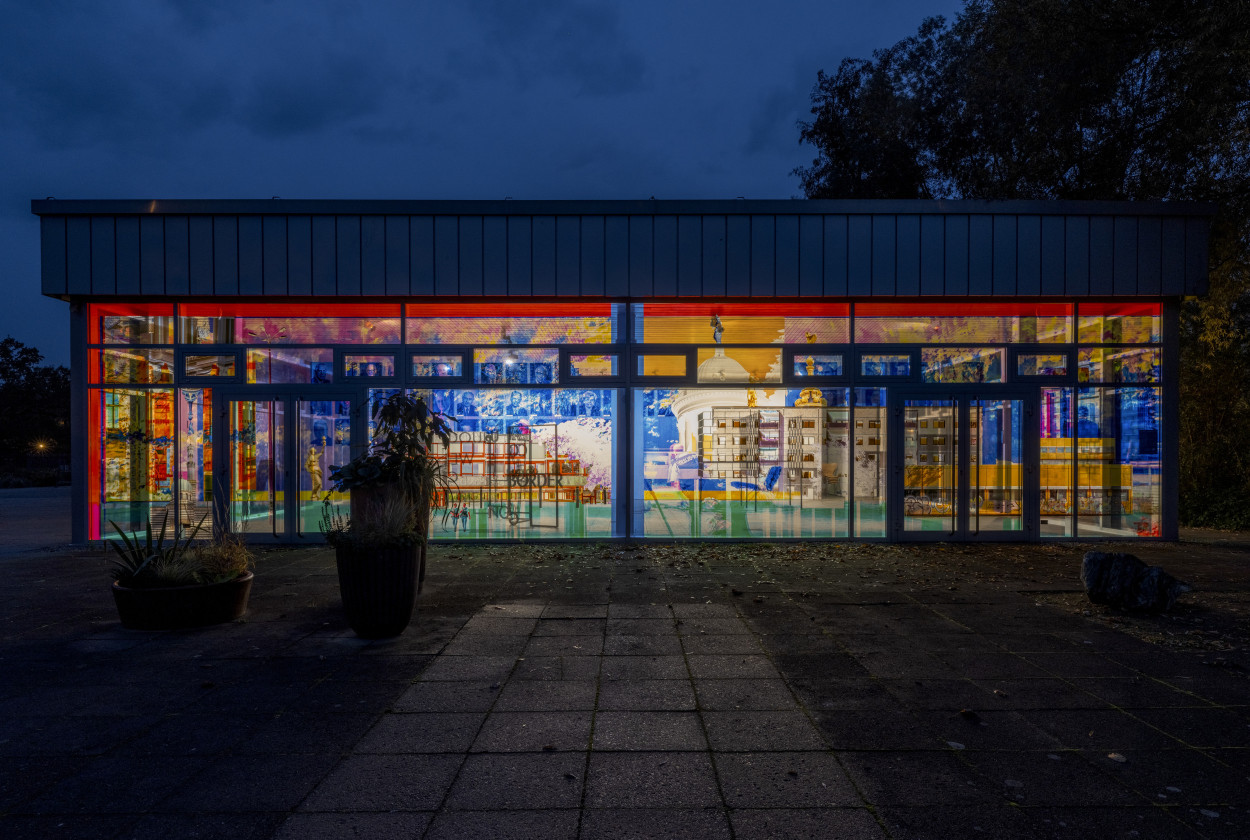 In the Interspace of Utopian Consciousness