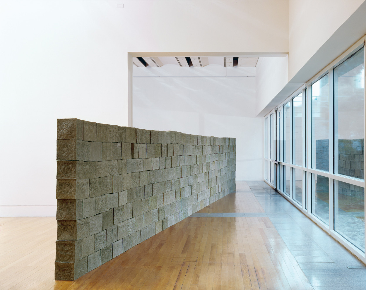 O Segundo Espa&ccedil;o &ndash; The Second Room